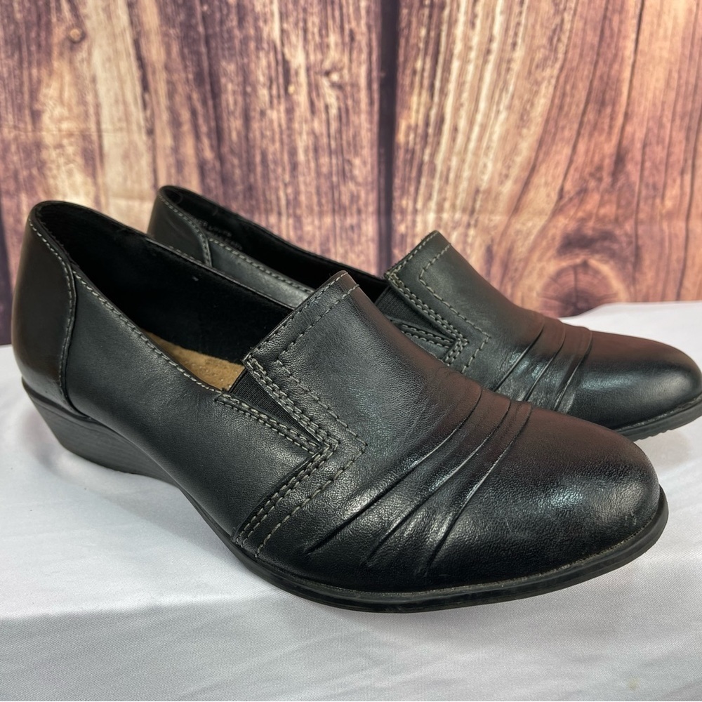 Earth Origins black leather slip on shoes women’s size 7m